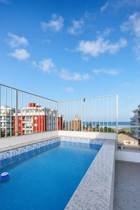 Piscina de imóvel de temporada sob gestão da RIOS em Cabo Frio
