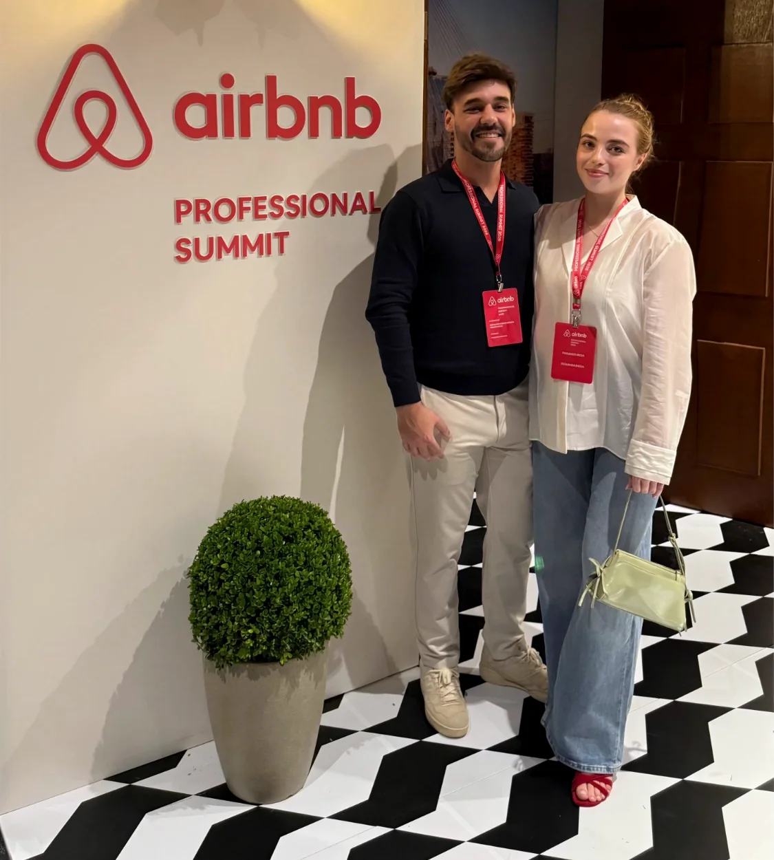 Os fundadores da RIOS Hospedagens no Airbnb Professional Summit 2026